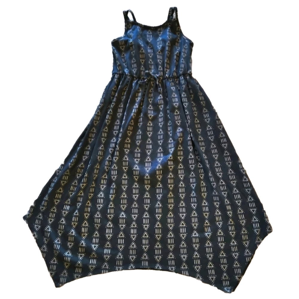 Cat & Jack sharkbite hem dress Size 10/12 Grey geometric patten